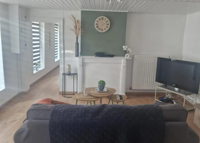 Dom wakacyjny Petite Maison Chaleureuse Leuze-en-Hainaut